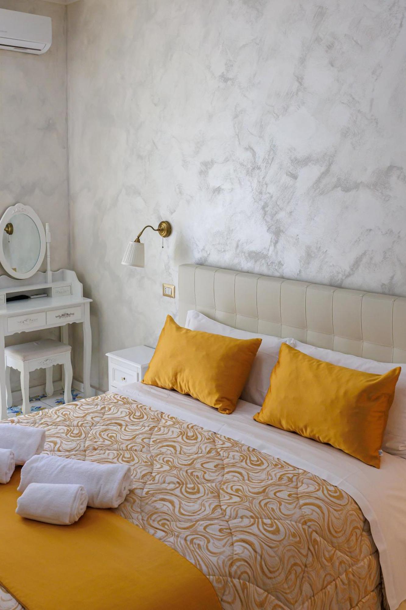 Alma Adry Bed & Breakfast Napoli Bagian luar foto