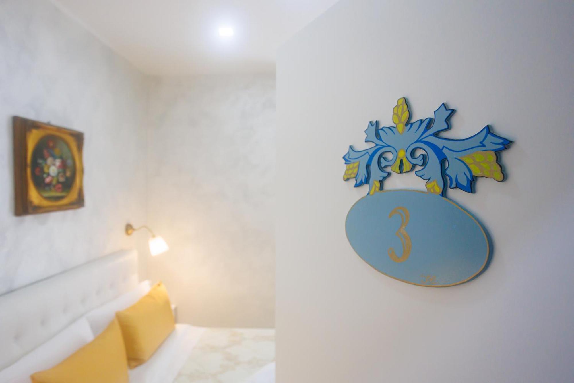 Alma Adry Bed & Breakfast Napoli Bagian luar foto