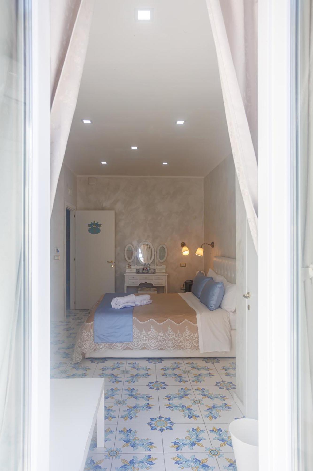 Alma Adry Bed & Breakfast Napoli Bagian luar foto